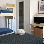 La Vela 3*