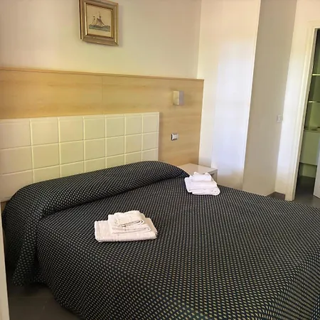 La Vela Hotel 3*